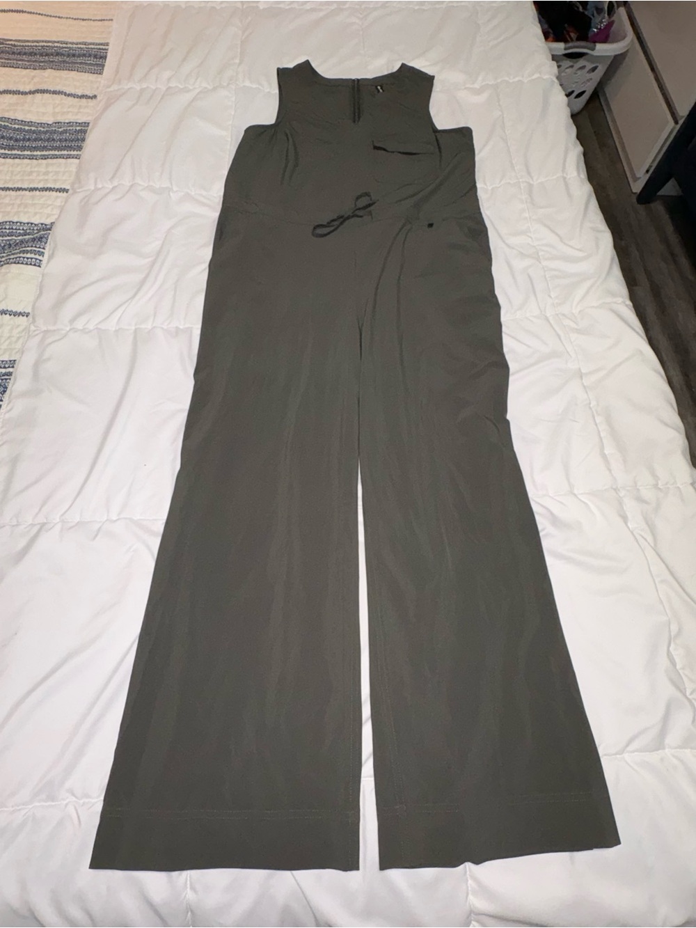 Athleta Performance Jumpsuit size M - Picture 2 of 9
